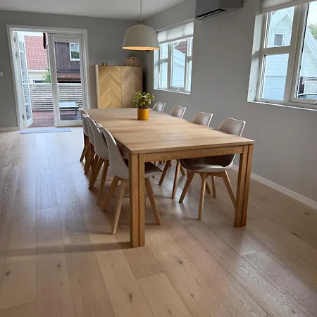 Large And Modern Nordic - Ideal For Ons Villa